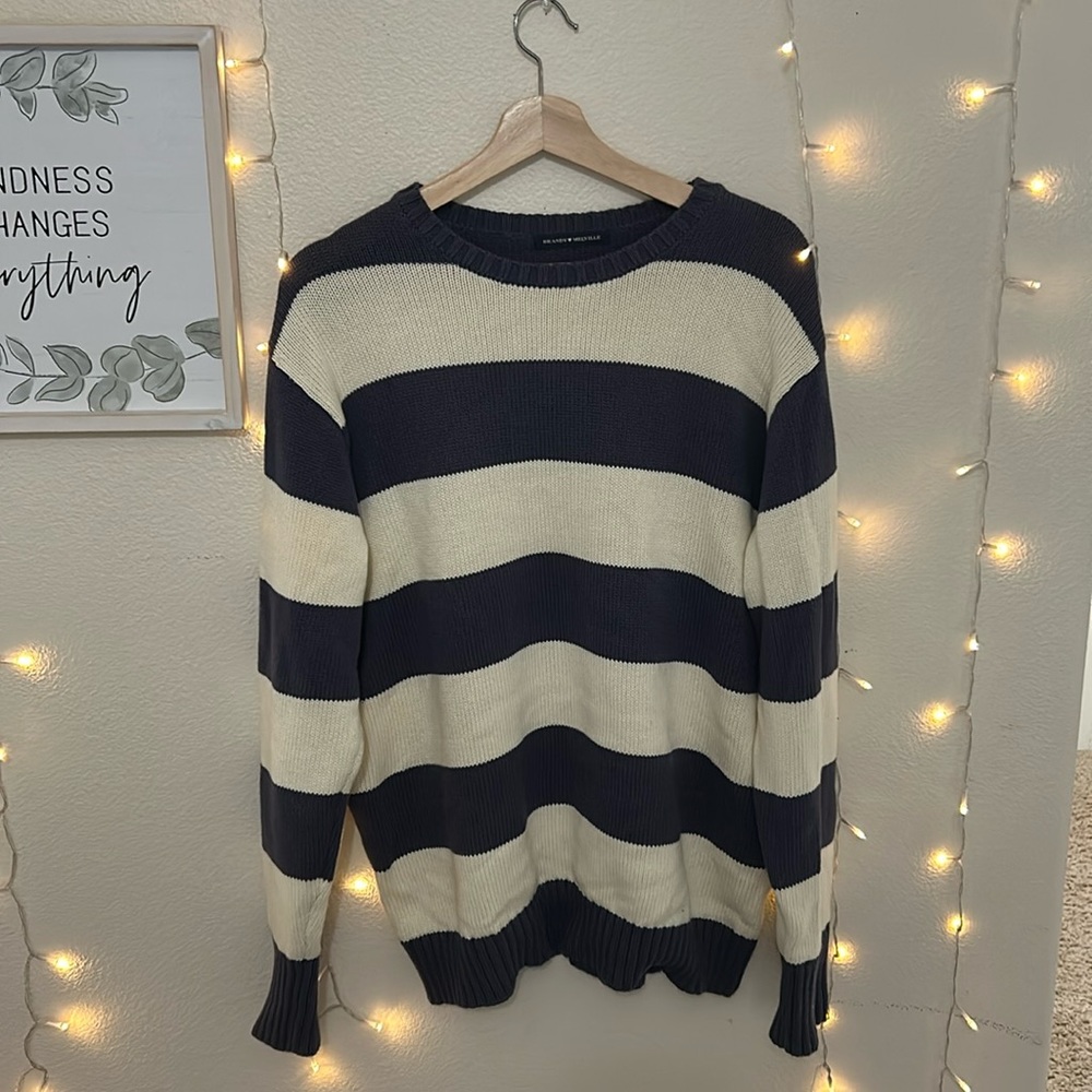 Brandy Melville New Sweater